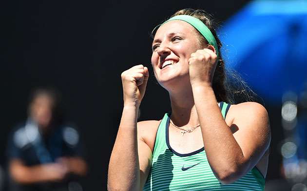 azarenka-players-box-sb5-happy.jpg